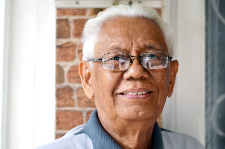 Penyair Putu Oka Sukanta menghadapi pandemi lewat puisi